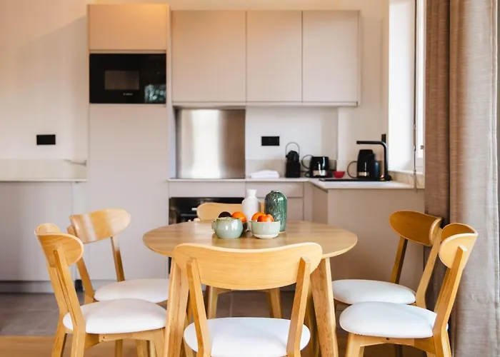 Beautiful Renovated Apartment, Balcony, Private Parking * Deauville