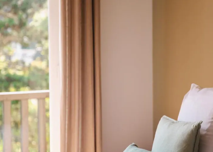 Beautiful Renovated Apartment, Balcony, Private Parking Appartement Deauville